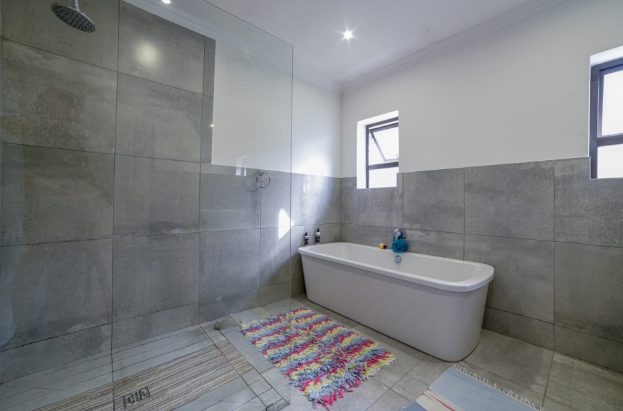 3 Bedroom Property for Sale in Dana Bay Western Cape